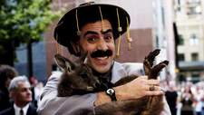 Borat kruipt in huid van Saddam Hoessein