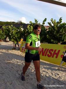 Roland finihed in 1 uur 48 minuten bij triathlon Porto Marie 2006. Klik voor groter/sluiten.