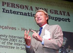 10.05.2007: Jacob Gelt Dekker houdt presentatie voor Investment Conference en veroorzaakt nogal wat deining. Foto: Amigoe krant