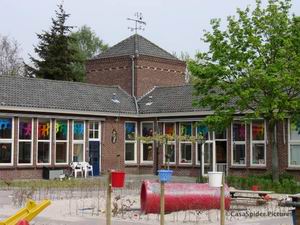 17.04.2007: De oude Sint Janschool te Valkenswaard. Klik voor groter.