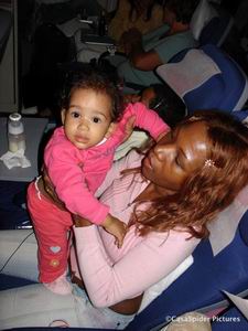 06.04.2007: Lucy en Diana in de KL-0736 naar Amsterdam. Klik voor groter.