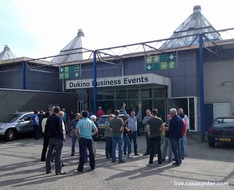 23.09.2010: Zeepkistenrace Brabant Water bij Dukino in Eindhoven, de aankomst. Klik voor groter. 23.09.2010: Zeepkistenrace Brabant Water bij Dukino in Eindhoven, de aankomst. Klik voor groter.