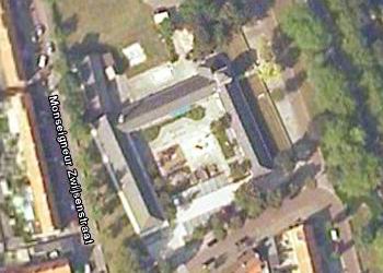 Sint Janschool Valkenswaard, foto Google Earth 2006. Klik voor groter.